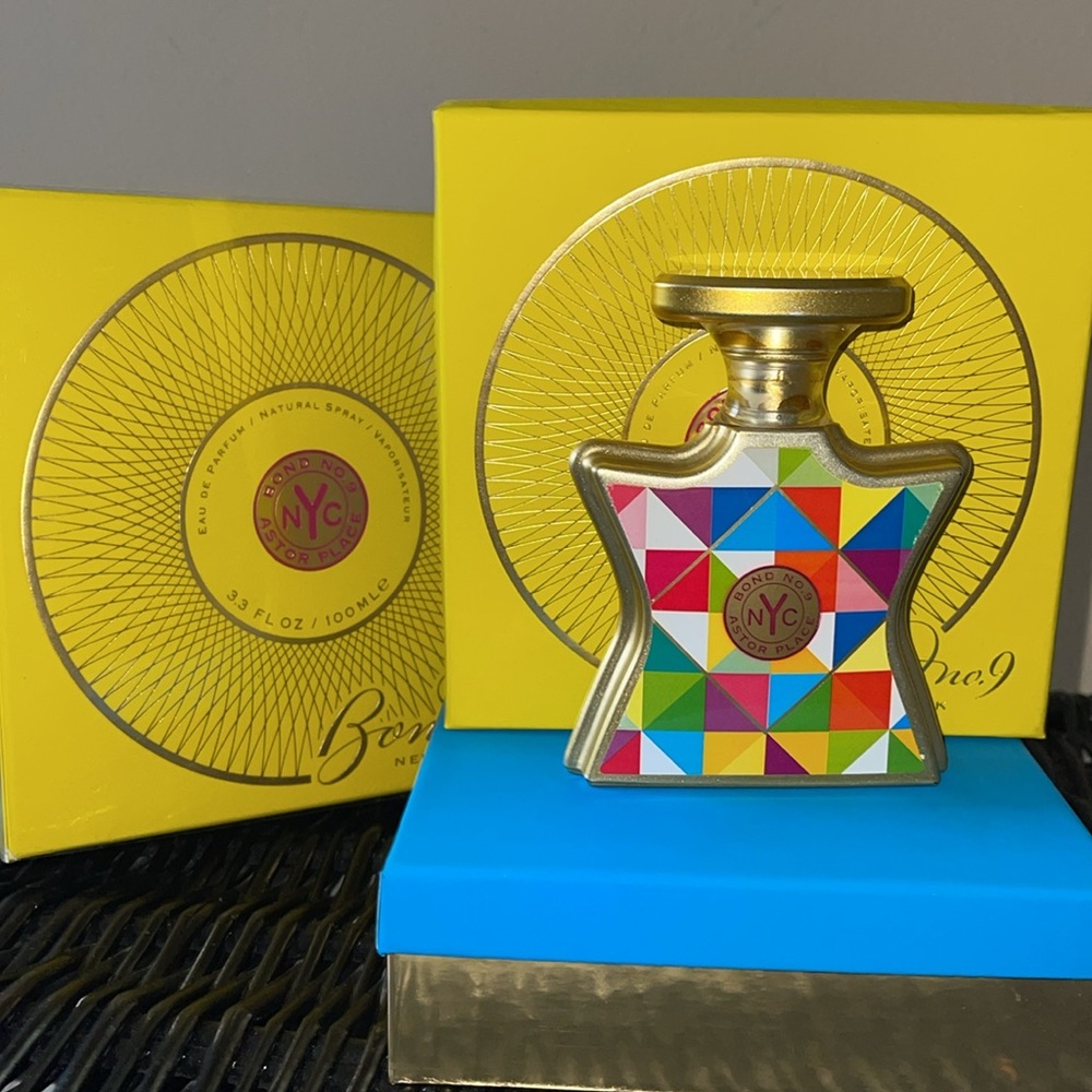 Bond No 9 Astor Place bottle